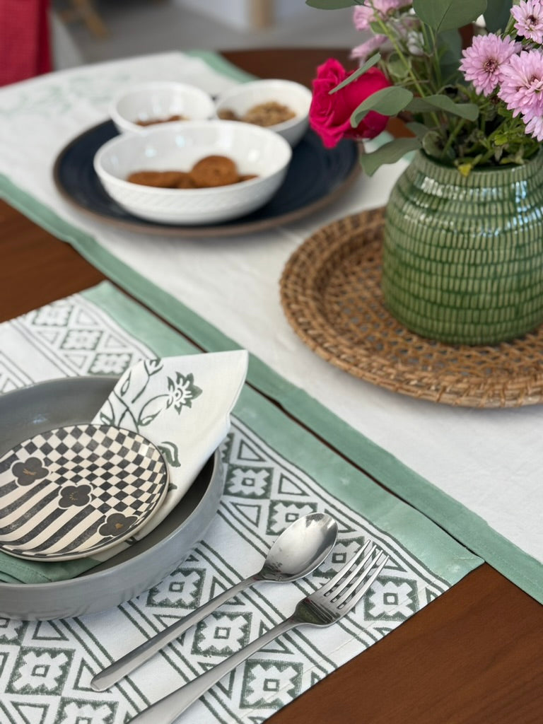Mira Table Linen Set