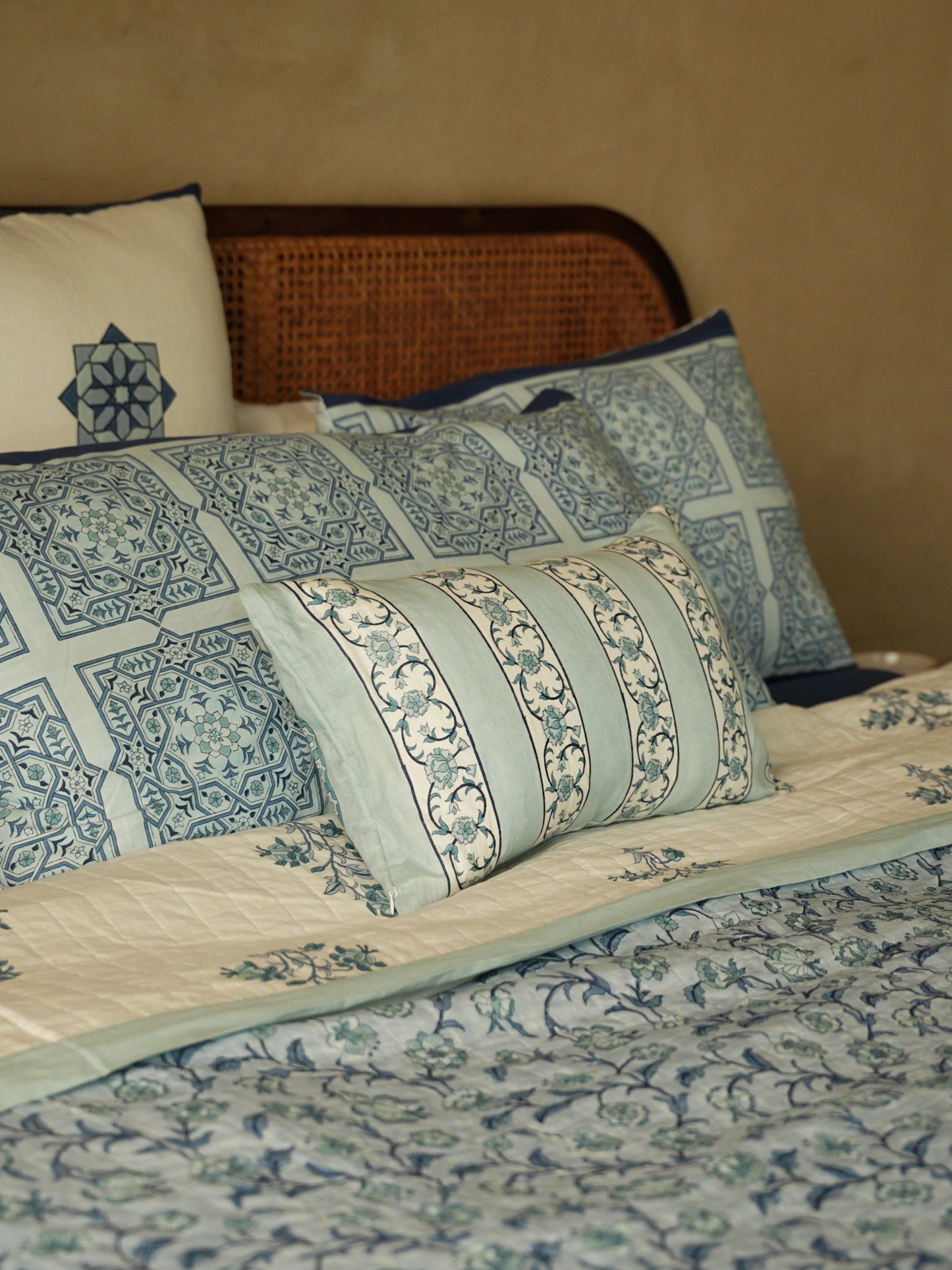 Chaandni Lightweight Blanket