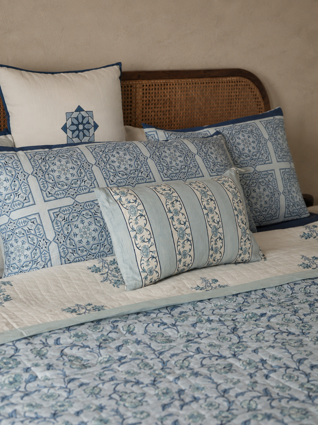 Chaandni Lightweight Blanket
