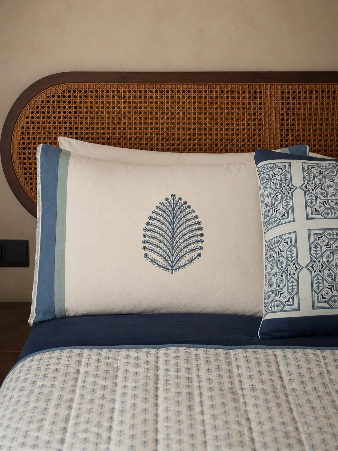 Jharoka Pillowcase Set